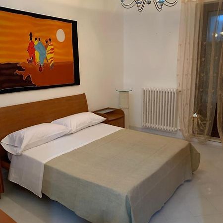 Domenica Rooms Lecce Bagian luar foto