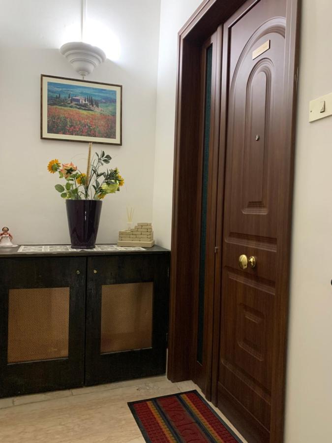 Domenica Rooms Lecce Bagian luar foto