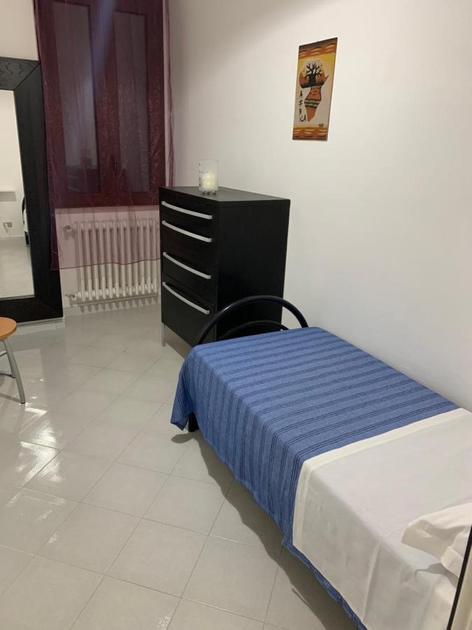 Domenica Rooms Lecce Bagian luar foto