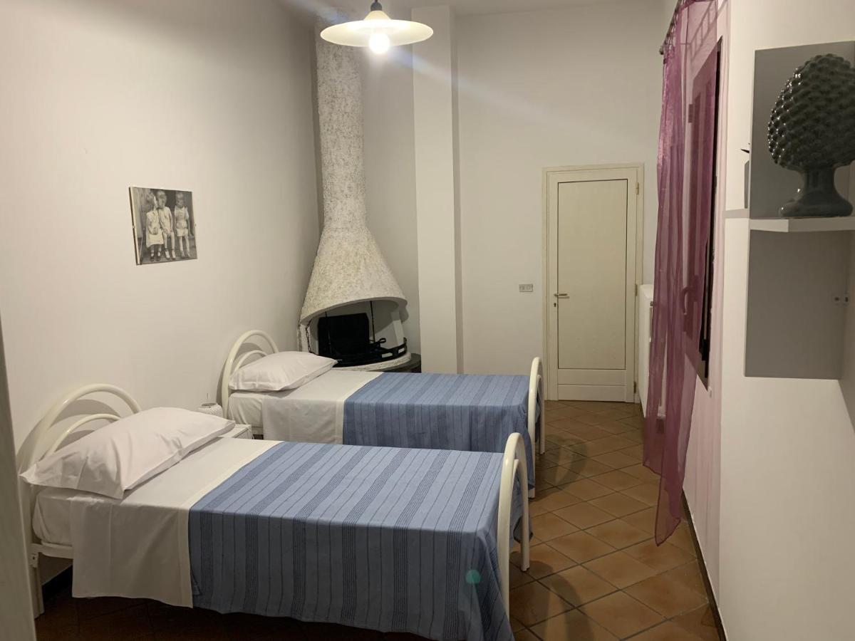 Domenica Rooms Lecce Bagian luar foto
