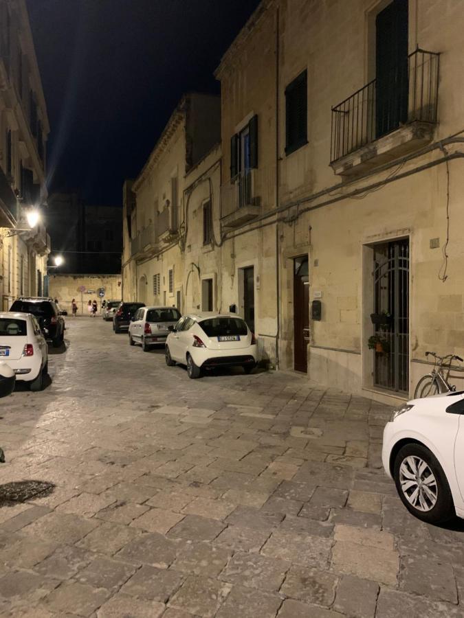 Domenica Rooms Lecce Bagian luar foto