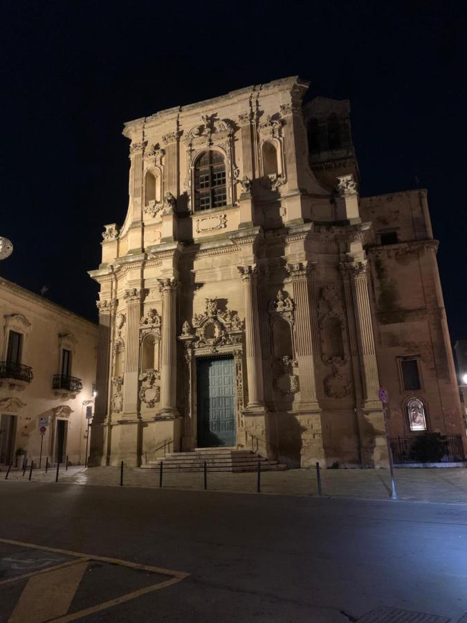 Domenica Rooms Lecce Bagian luar foto