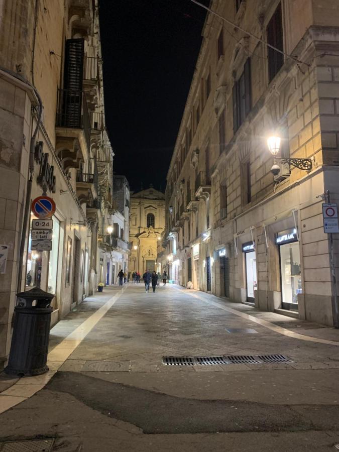Domenica Rooms Lecce Bagian luar foto
