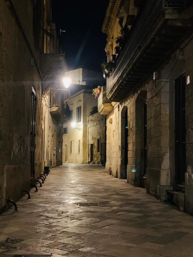 Domenica Rooms Lecce Bagian luar foto
