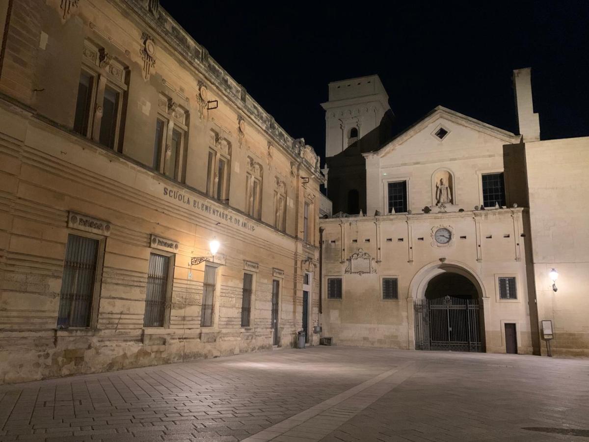 Domenica Rooms Lecce Bagian luar foto