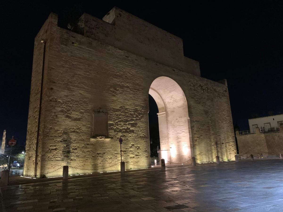 Domenica Rooms Lecce Bagian luar foto