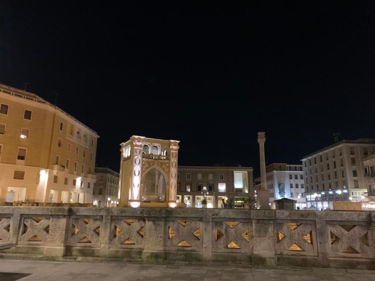 Domenica Rooms Lecce Bagian luar foto